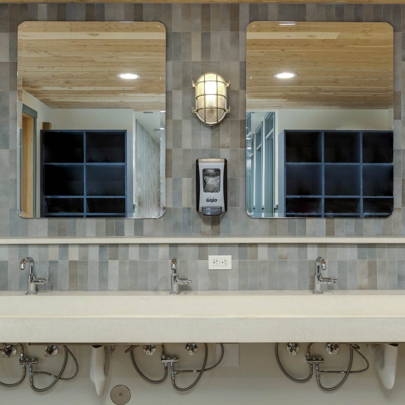 CR NeskowinWashroom 9